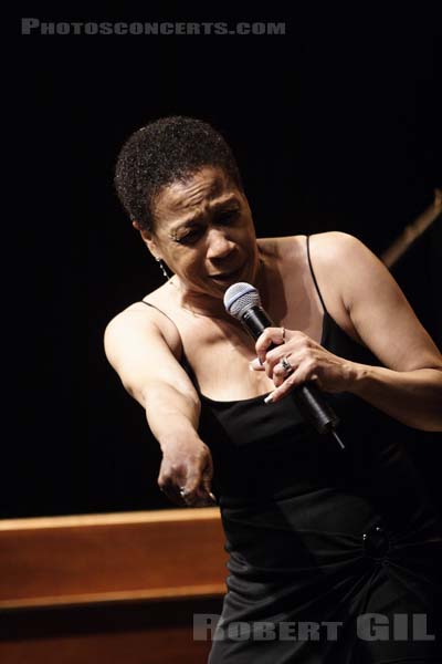 BETTYE LAVETTE - 2006-05-12 - PARIS - La Cigale - 